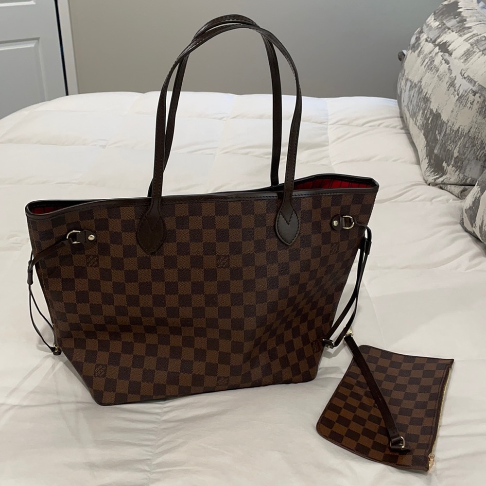 Checkered tote w/wristlet